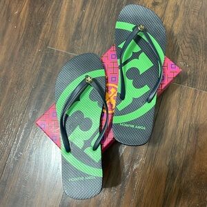 New with out tag Tory Burch Emory flip flops logo sandal size 11 M